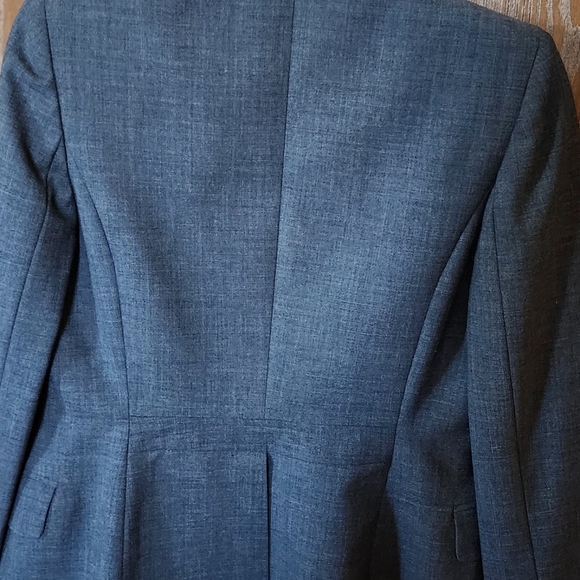 A jacket by lord and Taylor, only worn couple times. Looks brand new - Picture 2 of 3